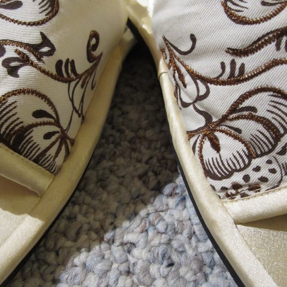 The KoKo Company Slippers - Picture 3 of 11